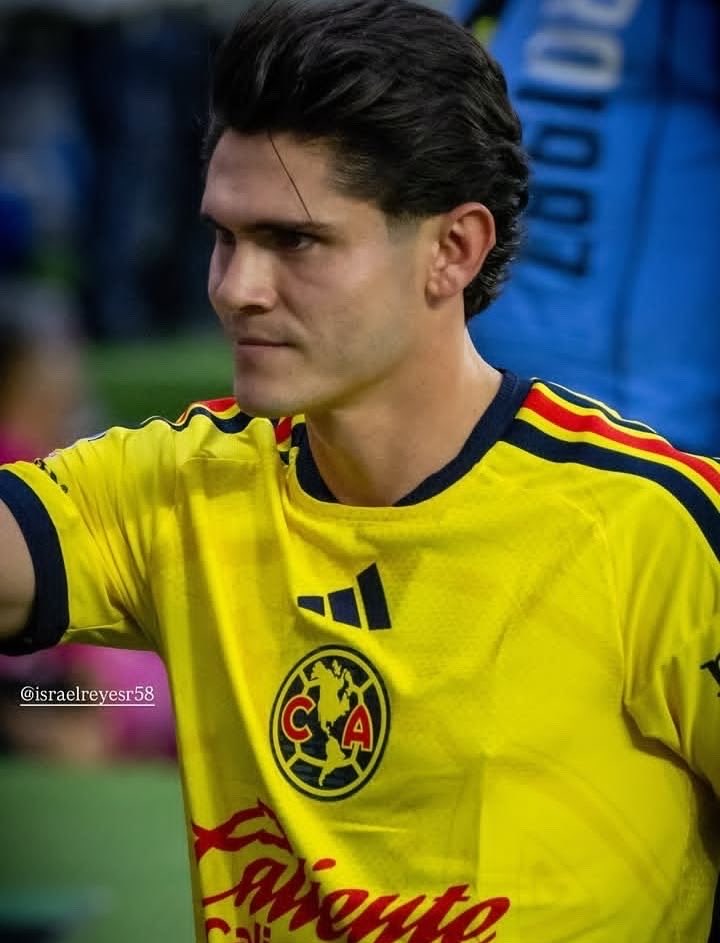 cinthyaforliam's tweet photo. El clásico es Diego Campillo o Israel Reyes 😮‍💨 https://t.co/41QNW9rsq8