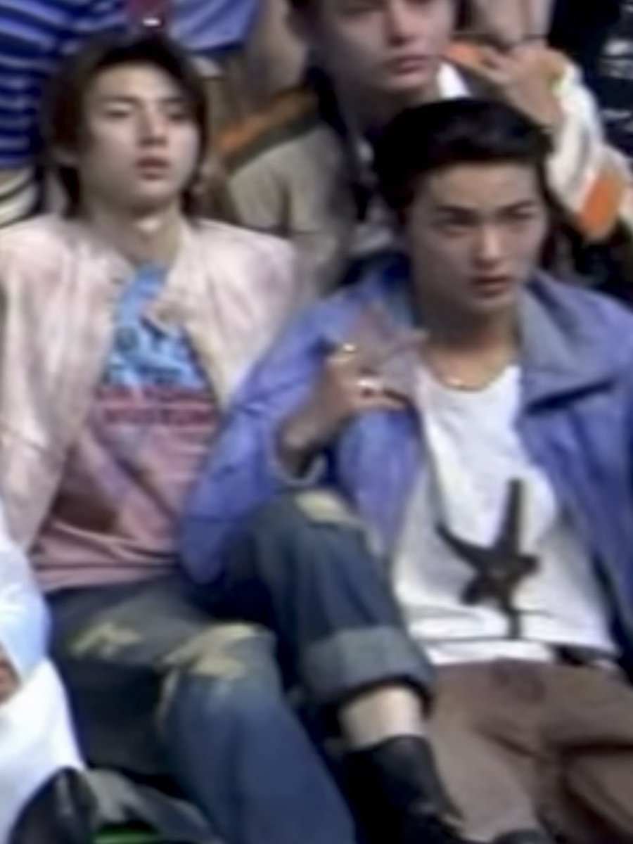 keonhoonpage's tweet photo. Semakin blur semakin real https://t.co/2pe333xDR4