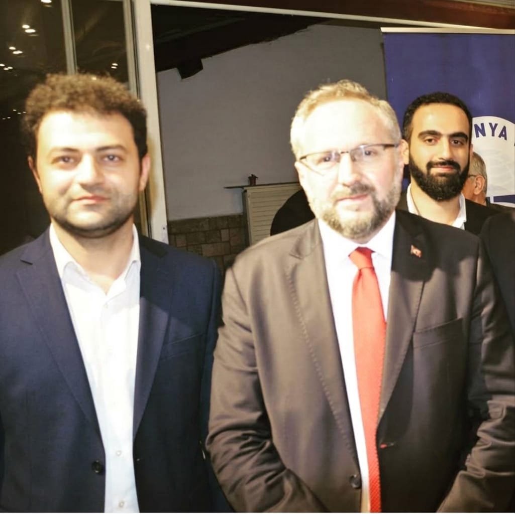 a_Kadirogluu's tweet photo. Yeni Dünya Vakfı’nın düzenlediği programda, Yunus Emre Enstitüsü Başkanı Sayın Prof.Selim ARGUN ile bir araya gelme ve kıymetli fikirlerini dinleme fırsatı bulduk.

Nazik ev sahipliği için Ankara Yeni Dünya Vakfı Başkanı Sayın İlyas AYDOĞAN’a teşekkür ediyor, Sayın Selim ARGUN’a yeni görevinde başarılar diliyorum.

Kültür ve kamu diplomasisi alanındaki çalışmalarının hayırlı olmasını temenni ediyorum. 
@yeeorgtr @ankaraydv  @IlyasAydogan06 
#yee #ydv #yunusemre #vakif