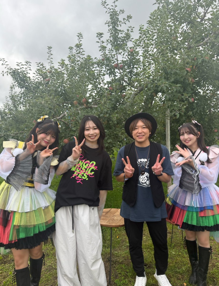 hiromisensei's tweet photo. #ringomusicfes #HIROMIの部屋 無事？終了！
ご来場いただいた変人の皆様…ありがとうございました！
ゲストは多田さん(もはや乗っ取り説)、 #りんご娘 から金星とピンクでした🫶🏻
前回よりも観客が増えていておかしい。
他で話せる話も話せない話もして、楽しい時間でした。

またいつかどこかで👋🏻 https://t.co/2W4DH2gJzn