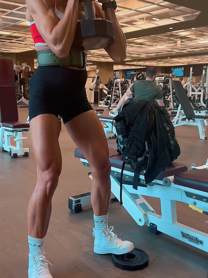 ChantalAutvml's tweet photo. Peak Week Diaries: One Day Out. Today, the emotions are hitting. I’m thinking about my dad, my partner, my kids, my family, my friends, and my coach. Tomorrow, I’ll compete with a heart full of gratitude. No matter what happens, I’m already https://t.co/dkTPpx9lov