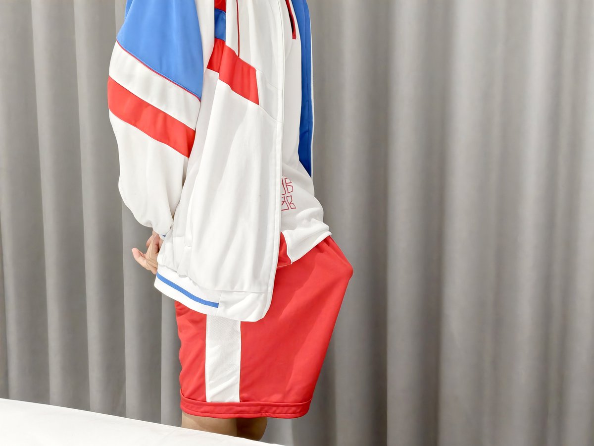 xfhaonan's tweet photo. 又到了周六，他今天穿着龙门中学的校服来玩，还有那可爱的卡通小熊三角裤，🍆把内裤撑起了小帐篷，今天要好好奖励榨干他了。#校服控 #三角裤 https://t.co/aF8JXrjeYI