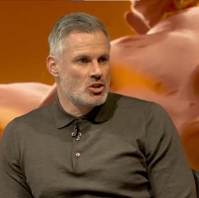 UTD_Seth001's tweet photo. 🚨Jamie Carragher on Fabian Hürzeler’s incredible start to the season with Brighton:

🗣️ Jamie Carragher: “I think we need to start talking about Fabian Hürzeler because what he’s doing with Brighton is becoming ridiculous.

You look at their team before a game and you’re not sitting there thinking, ‘Wow, look at all these superstars.’ There’s no £100 million player, no collection of massive names.

Then the whistle goes and suddenly Brighton look like the best team on the pitch.

They beat Coventry 5-0. They go to Old Trafford, go 2-0 down and come back to win. Now they’re putting Arsenal under serious pressure and scoring goals for fun.

And what impresses me is that it isn’t one player carrying them.

It’s the whole team.

They press together, they run together, they attack together. If one player loses the ball, another is already sprinting to win it back.

That doesn’t happen by accident.

Hürzeler has created an identity where the players clearly understand what he wants from them.

And Arsenal came into this game with one Premier League goal conceded all season.

One.

Brighton looked at that and basically said, ‘So what?’

That tells you everything about the mentality Hürzeler has created.

He hasn’t built Brighton by collecting superstars. He’s built a team that makes ordinary players look dangerous and makes good players look even better.

That’s what great coaching can do.

At this rate, Brighton aren’t just having a good start.

They’re becoming a serious problem for everyone.”