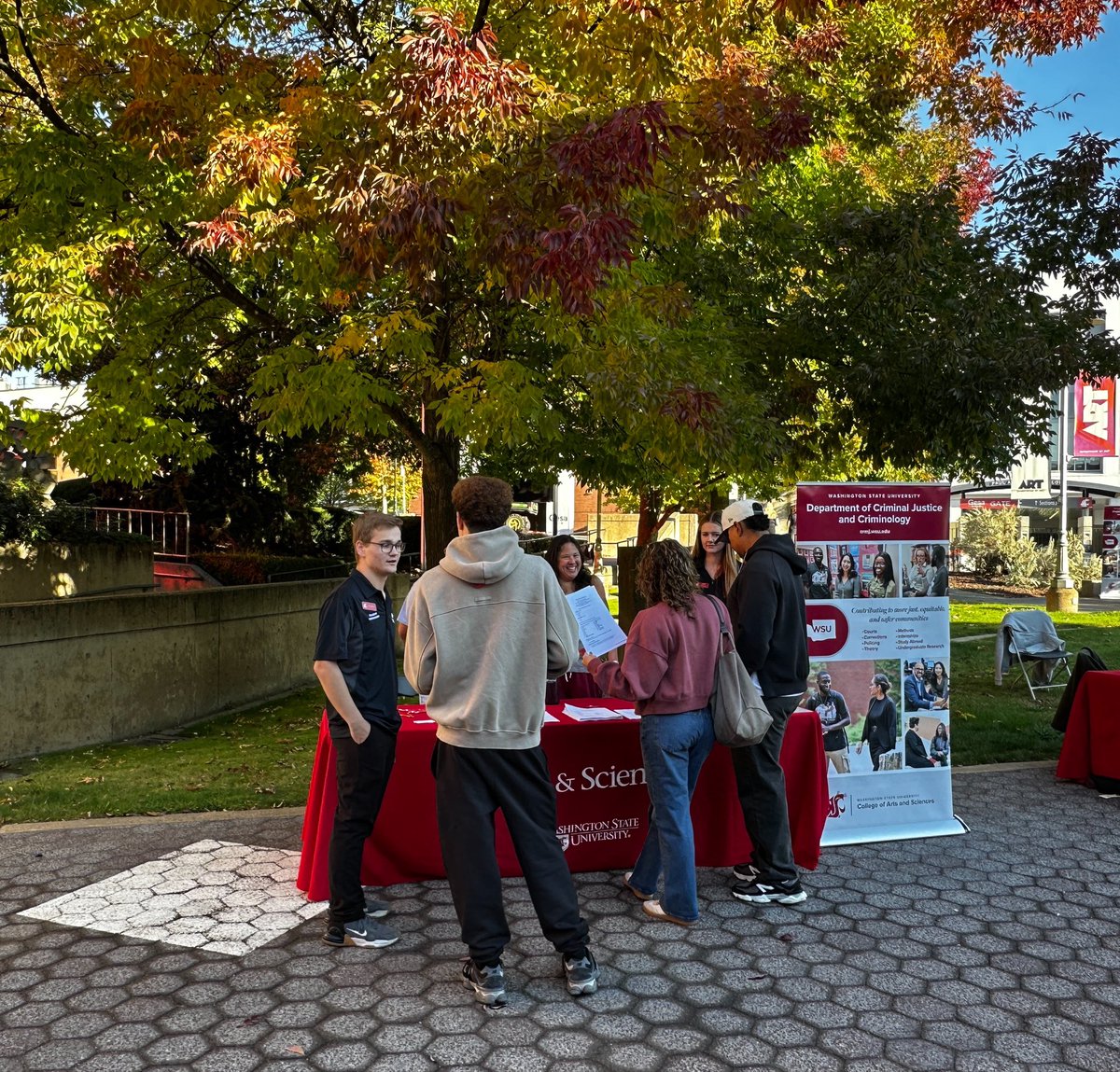 WSUPullman's tweet photo. It’s Future Cougar Day! We have about 300 #FutureCoug students here to explore campus, meet with colleges, watch @WSUCougarFB & even apply on the spot! https://t.co/Shp9aOhB53 #WSU #GoCougs https://t.co/qWEUSsW4Xg