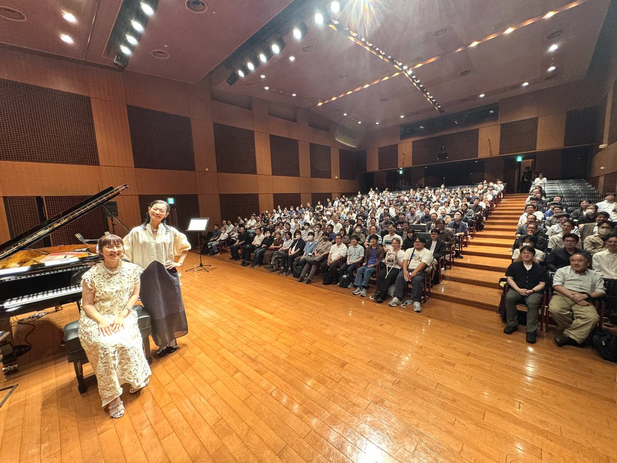 Mina_PianoWorks's tweet photo. #窪田ミナ Piano Works Vol.3 
～ Echoing Silence ～
スペシャルゲスト #広橋涼 (Vo) 
9/19(土) イタリア文化会館東京 ホール

終演後の記念撮影📷📸
やすのさん、ありがとうございました😊

#ＡＲＩＡカンパニー https://t.co/dihoSCsJ4P