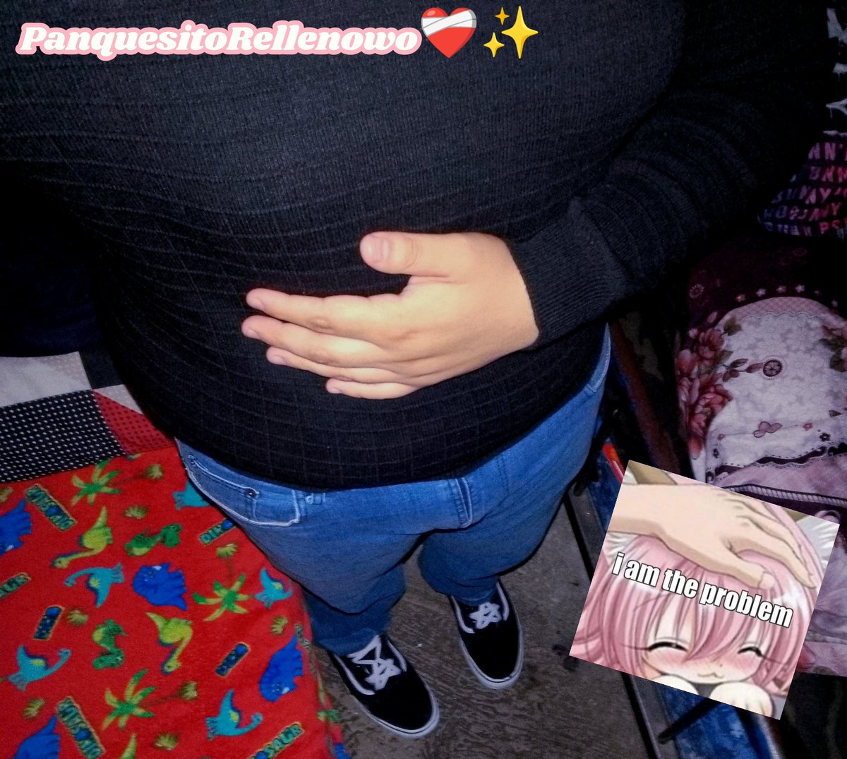 Panquesito71054's tweet photo. Weno pues ahí les va fotos de mi outfit de hoy jsjsjsjsjsjs la verdad algo sencillo pero me gustó jsjsjsjsjsjs ùwú ✨, aún que le faltan algo de accesorios peor ahí después compro algunos ÕwÕ
Usan mi panza o mis muslos como almohada?
#femboyespañol #femboy #femboychubby #tacos https://t.co/L3F16ycNBD