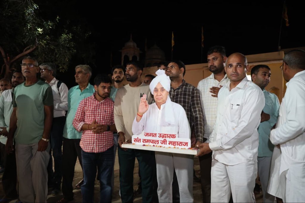SaintRampalJiM's tweet photo. नांगली सलेडीसिंह, झुंझुनू (राजस्थान) में संत रामपाल जी ने दिया 600 क्विंटल सूखा चारा https://t.co/lhUDQlDmNf