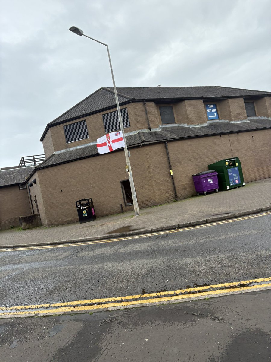 AngeloOfficial's tweet photo. @MyGlasgowCC  
Bridgeton cross flags on Lampposts https://t.co/eNpIrtlXEv