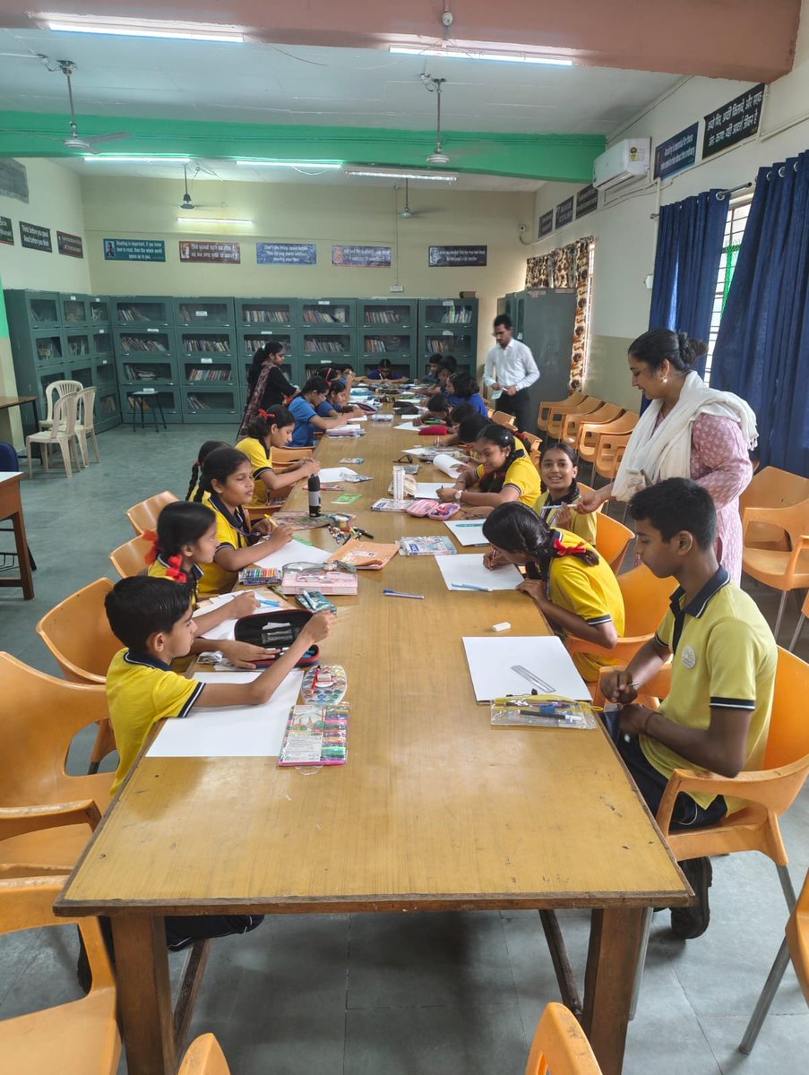 KSabarmati's tweet photo. A Drawing Competition was organised at PM SHRI KV Sabarmati as part of the Swachhta Hi Seva 2026 campaign.Through creativity and colours, students expressed their thoughts on cleanliness, hygiene and a cleaner environment.
#SwachhtaHiSeva2026 @KVS_HQ @RoAhmedabad @drmadiwr https://t.co/PECjY446XY