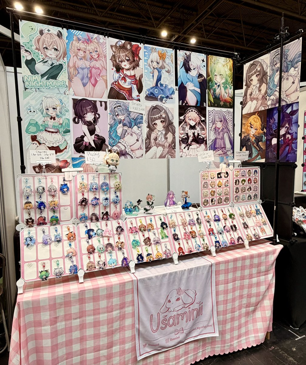 Usaminii's tweet photo. Table for #VeXpo2026 （＾∇＾） Already ran out of some things but I can finally show off my display! https://t.co/lSC5w8Zbrh