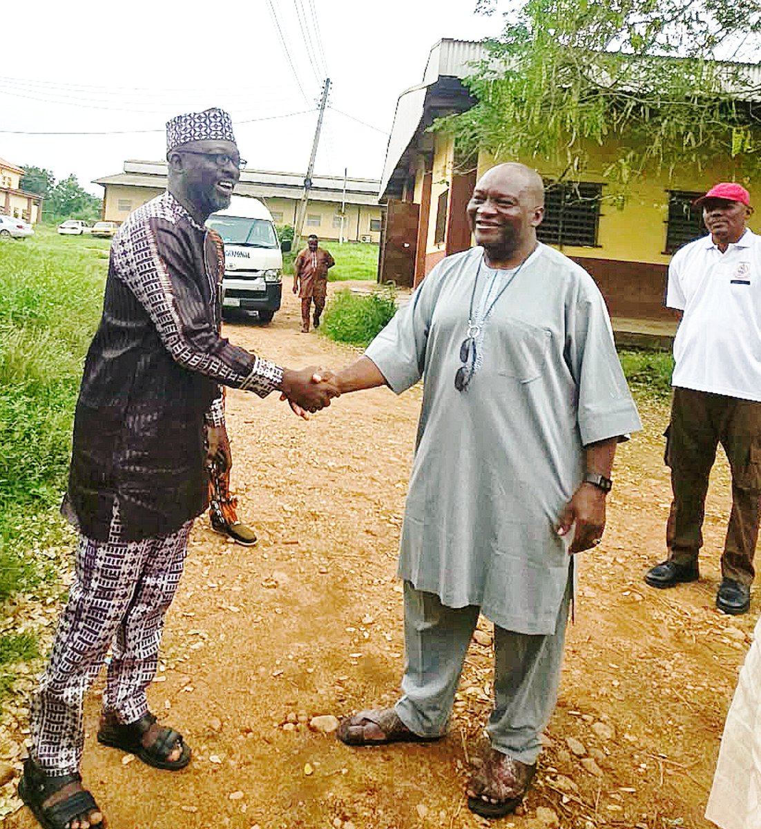 MAPOLYinfo's tweet photo. Worthy Alumnus, Hafeez Ipesa-Balogun Pledges to Donate Modern Instrumentation Building to Support Alma Mater

A distinguished alumnus of Ogun State Polytechnic (now @MAPOLYinfo ), Alhaji Hafeez Ipesa-Balogun, has pledged to construct a modern...

https://t.co/my6LAuffI1 https://t.co/BnVnbPtE7Q