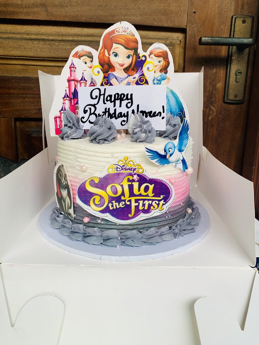 Angela_Mericie's tweet photo. Beautiful cakes, delicious taste &amp; neat finishing 🎂✨

📍Port Harcourt | DM to order 💌

#PortHarcourtCakes #PHBakers #NigerianBaker #CustomCakes #fantasbakes https://t.co/9adt4H2Bwl