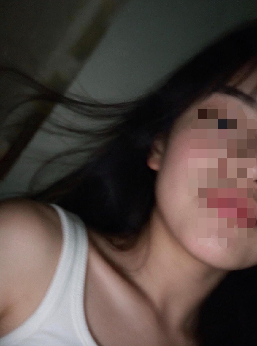 damnfionaaa's tweet photo. ⠀
 ⠀:¨ ·.· ¨:⠀intro !! 
⠀  `· .  fiona ﹒ 21 bi ~ she/herꜝ
⠀⠀✚ ₊⠀not new to nsfwtwt
hard/soft kinks ~ switch ~ dms open
           need friends rahhh

#nsfwtwt #sext https://t.co/ItinApNIY8