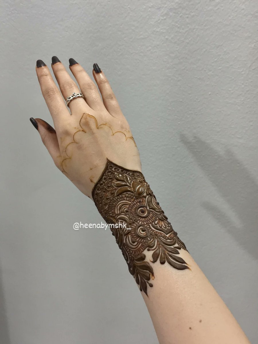 ColleenDeaau's tweet photo. Eid looks are incomplete without mehendi. Eid mehendi bookings are now open. DM to reserve your slot. https://t.co/WL2pVsn46B