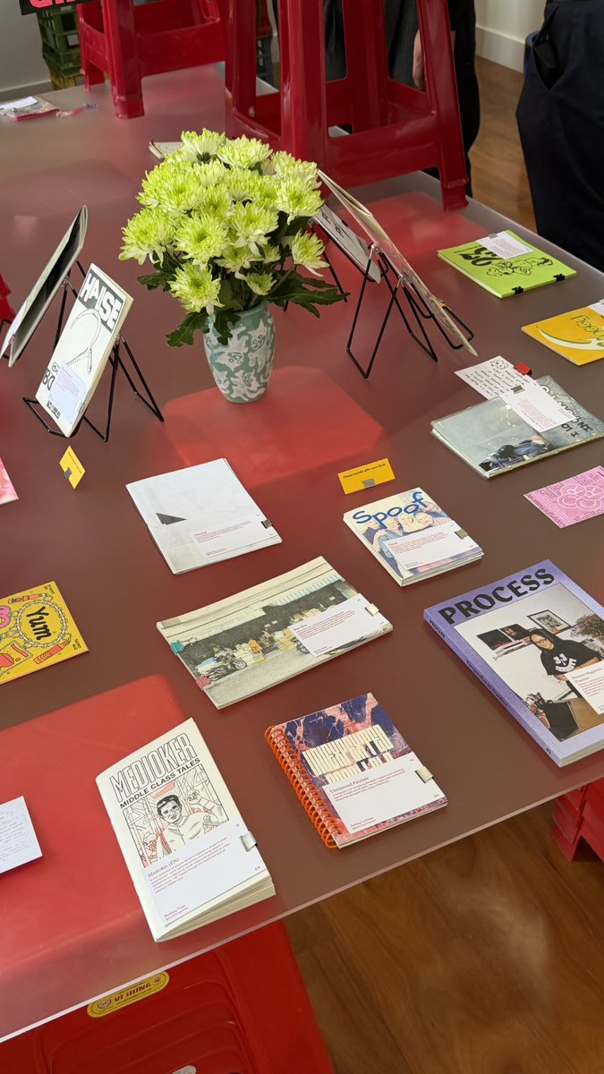 hiddenthread_'s tweet photo. ไปงาน zine ที่จัดที่ Melbourne เจอ zine จากไทยมาขายด้วย 🤌🏻🥹✨ https://t.co/FnHIfSOtLf