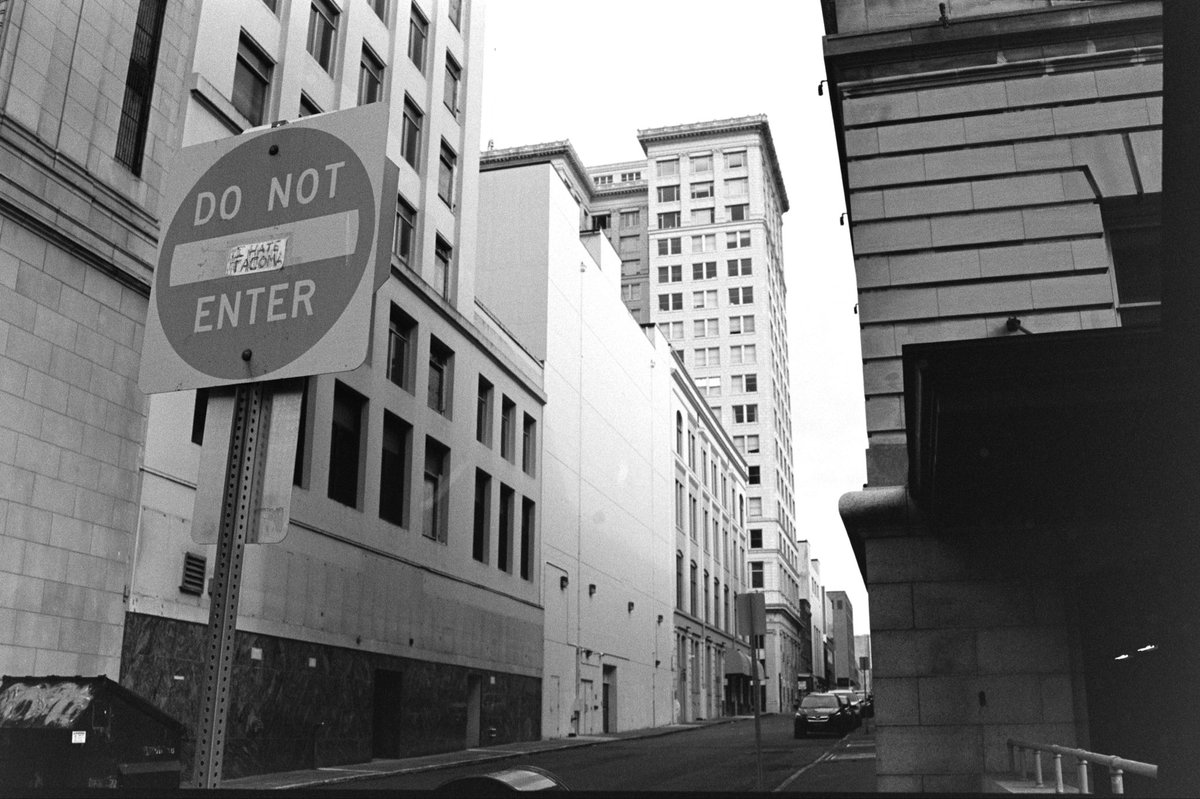 StudioRemTacoma's tweet photo. First try at home dev.
F4
Tri X 400
Xtol
#photography
#streetphotography
#filmphotography
#homedev
#nikon https://t.co/T1PXO5NJi5