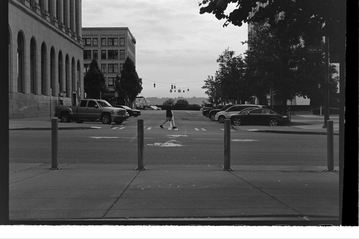 StudioRemTacoma's tweet photo. First try at home dev.
F4
Tri X 400
Xtol
#photography
#streetphotography
#filmphotography
#homedev
#nikon https://t.co/T1PXO5NJi5