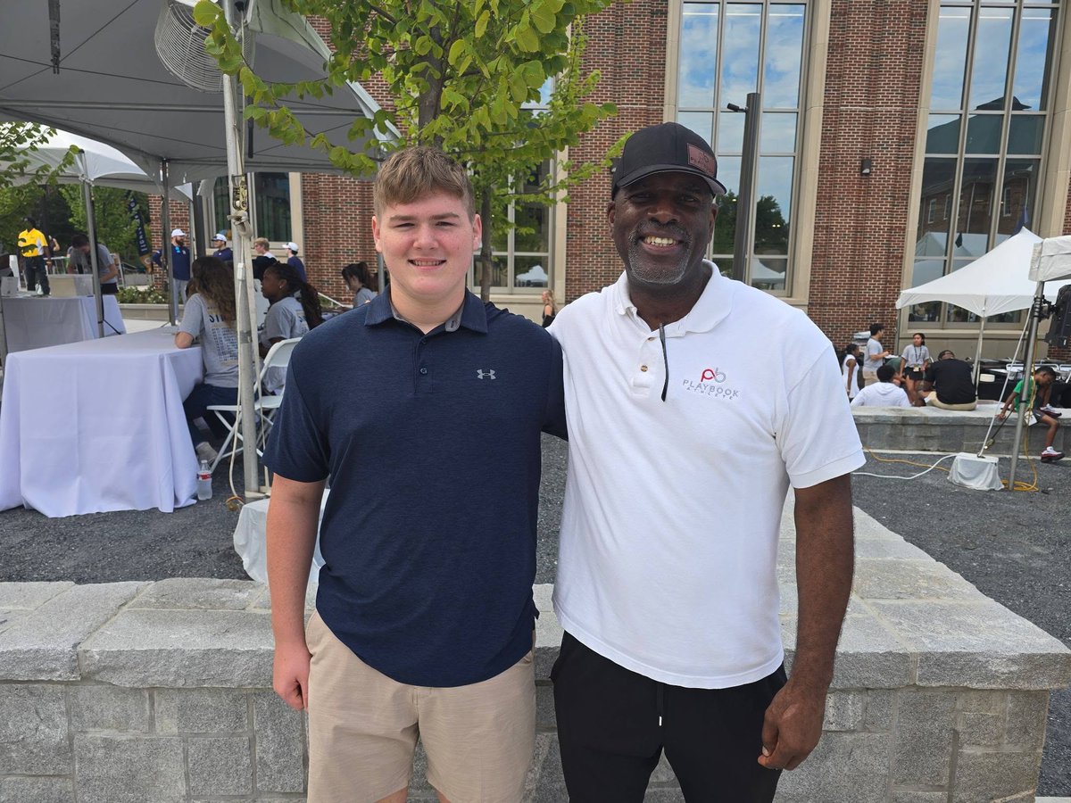JayMo260's tweet photo. Great day on The Flats!
Thank you to Georgia Tech Football for the hospitality and a great visit. It was awesome to meet @FBCoachJSmith , @coachmogridge  &amp; @SamE520!
Big thanks to Joe Gladney and @PlayBookAthlete  for the opportunity!  
Grateful for the experience. Back to work! https://t.co/6yKtKcMp2V
