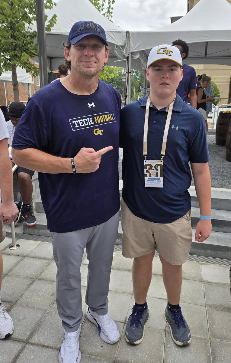 JayMo260's tweet photo. Great day on The Flats!
Thank you to Georgia Tech Football for the hospitality and a great visit. It was awesome to meet @FBCoachJSmith , @coachmogridge  &amp; @SamE520!
Big thanks to Joe Gladney and @PlayBookAthlete  for the opportunity!  
Grateful for the experience. Back to work! https://t.co/6yKtKcMp2V