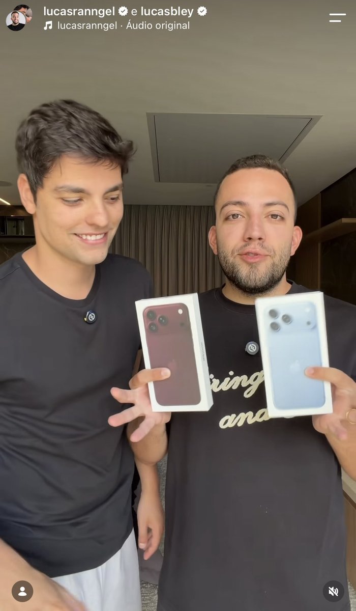 layzhis's tweet photo. pelo visto a Apple mandou o iPhone 18 pra todos os subs do Brasil e hoje foi o dia divulgarem, meu insta só tem isso https://t.co/erFzzJOzwi