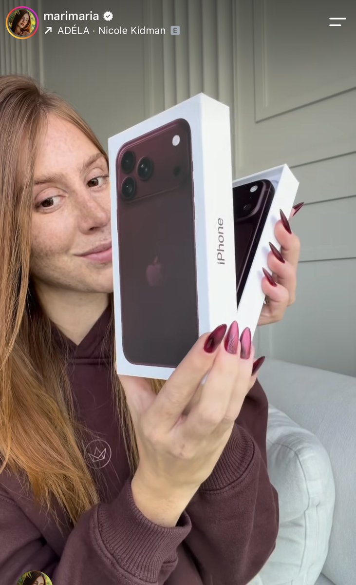 layzhis's tweet photo. pelo visto a Apple mandou o iPhone 18 pra todos os subs do Brasil e hoje foi o dia divulgarem, meu insta só tem isso https://t.co/erFzzJOzwi