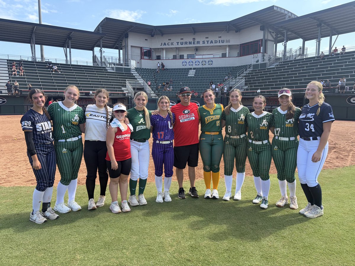 emmagourley05's tweet photo. Thank you to @UGASoftball for a great Prospect Camp! I really enjoyed being there and getting to work with the coaches and players. It was also great getting to see some old teammates! Go Dawgs! 
@UGACoachTony @Syd_finch @Brockstar2023 @PresleyHarris10 @ATLVipersMcBay @CoachJCoram