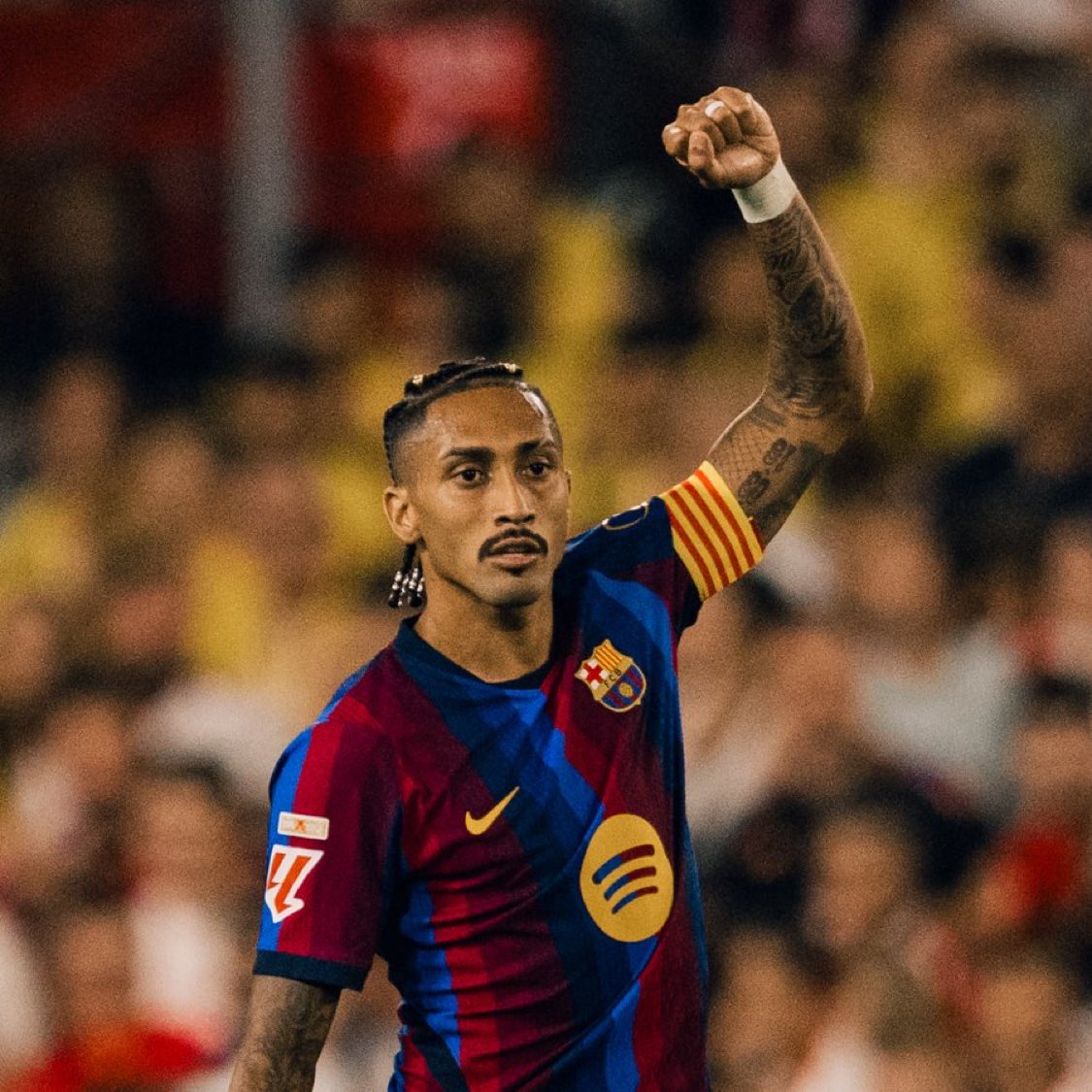 it_Rutie's tweet photo. RAPHINHA HAS DONE IT AGAIN! 🤯🔥 
ANOTHER HAT-TRICK! What a player. ❤️ https://t.co/Q8ThysOOjo