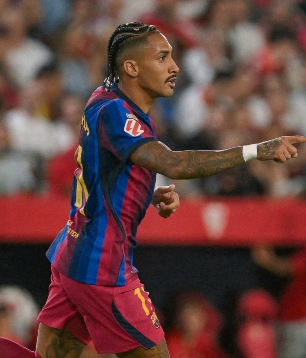 KalshiFC's tweet photo. 🚨 | Raphinha has YET to play a game where he doesn’t scores or assists this season. 🤯🔵🔴

🏟️ 8 Matches 
⚽️ 14 Goals
🅰️ 3 Assists https://t.co/duj7yCN3Yk