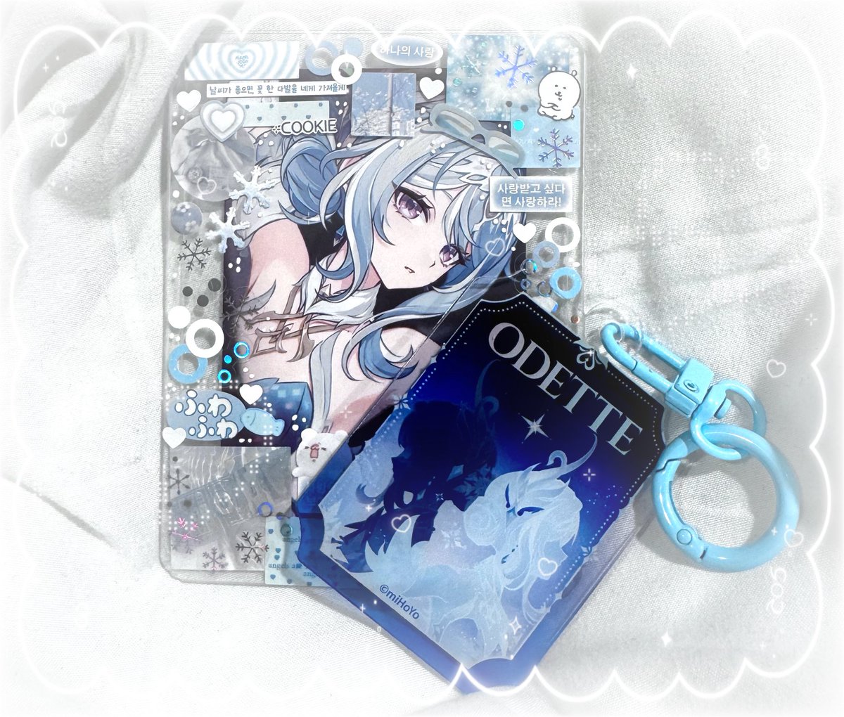 st3114rsl's tweet photo. +　　｡⭐︎ * ｡. shrine update [2]
　　｡.　 .
｡ﾟ.ﾟ　｡　❄️
.　　　　　　　 ／
　　　　　　⭐︎
　　.　　　　　　　⭐︎゜´ ❄️
　／.  ANYC genshin x crunchyroll keychain ! + toploader for hoyocafe pc⭐︎
❄️⭐︎．゜´ #odette https://t.co/uN3S21NTob