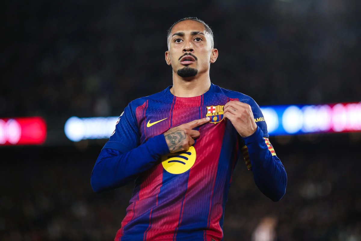 LaLigaenDirecto's tweet photo. #DATO Raphinha suma 12 goles en LaLiga en las 7 primeras jornadas. 

Jugadores con más goles en las 7 primeras jornadas en la HISTORIA de LaLiga:

[14] Echevarría 1943/44
[13] CR7 2014/15 y Vilanova 1939/40
[12] RAPHINHA 2026/27, Quini 1979/80, Martín 1943/44 y Pruden 1940/41 https://t.co/5cdo59EYoa