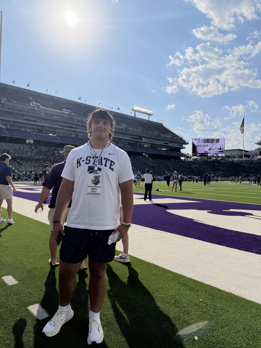 kemper_2030's tweet photo. Something special about Manhattan, Kansas. Can’t wait to get back! #EMAW #GoCats #KStateFootball 

@CK_KleinCollin @agent_treyscott @spedbraet @TimDeRuyter @CoachJPeterson @CoachBuddyWyatt @JordanDove @ZacCox_ @joebobclements @KelsieJohnsonFB @CoachBeck_PTF @feedthesharks40 @TheDivineOne___ @ibengttinmoney
