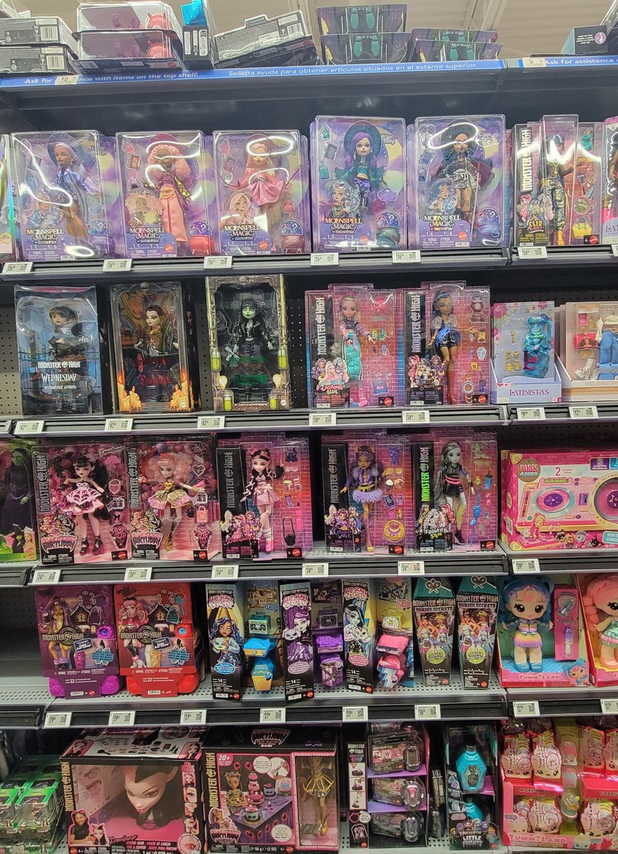 AliciaR4700's tweet photo. Seriously where is Skelita 😭 like girl... this is the best stocked I've ever seen this isle and she is still MIA https://t.co/Cs90cpSLGw