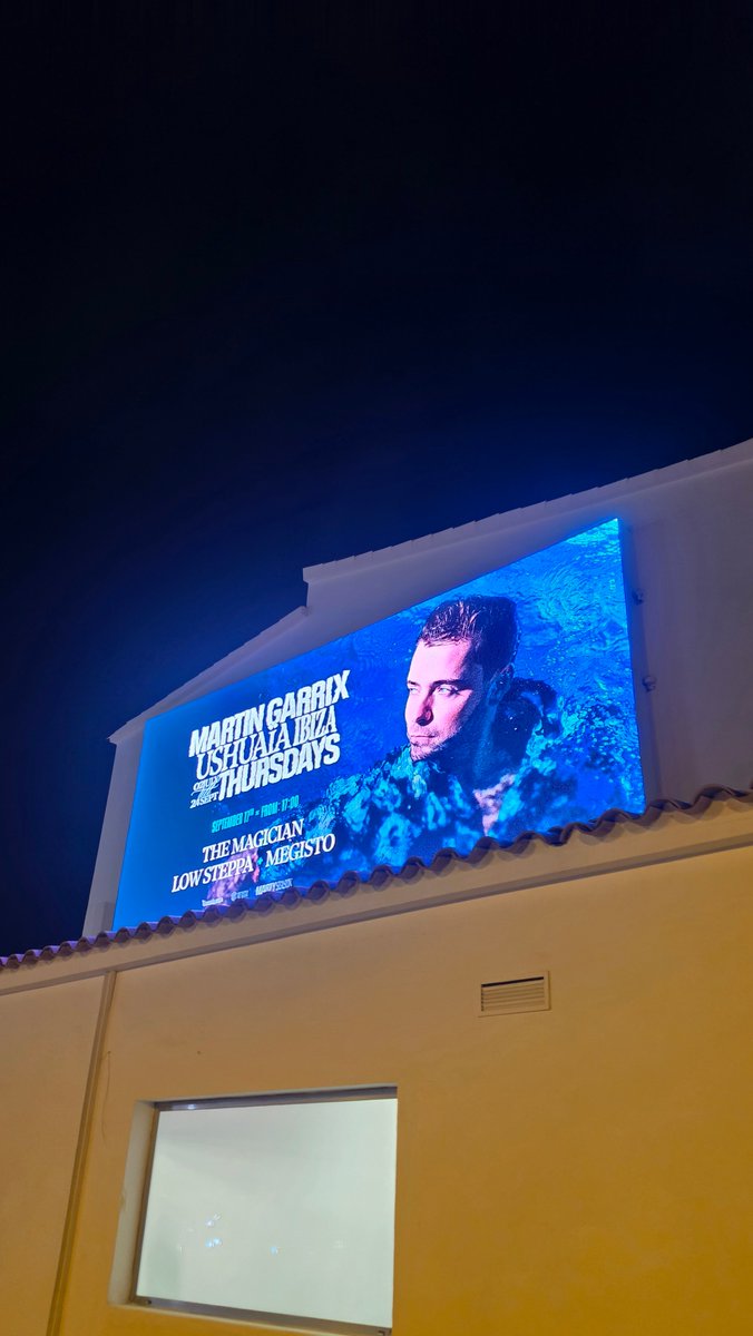tvSkyness's tweet photo. speechless, never tired of this feeling 😍

thank you for everything you do and who you are @MartinGarrix, the best human being in this world ❤️

and thank you to @ushuaiaibiza for being the best party in the wooooooooorld!!

#martingarrix #ushuaiaibiza #ibiza https://t.co/yoScKuXOA1