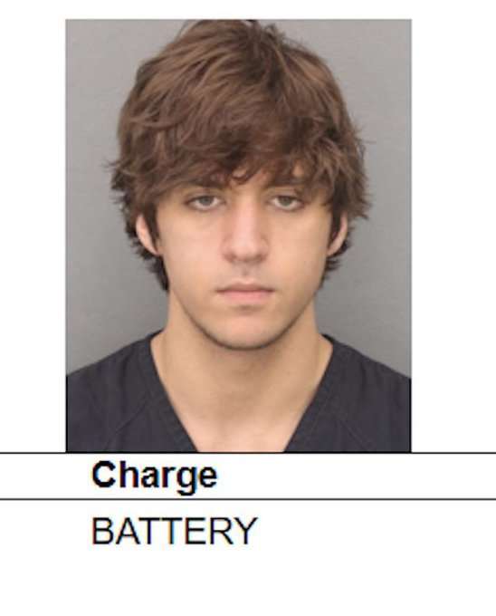 CommanderRavenn's tweet photo. charge battery?
yeah i hope it does https://t.co/pGyWllBbuJ