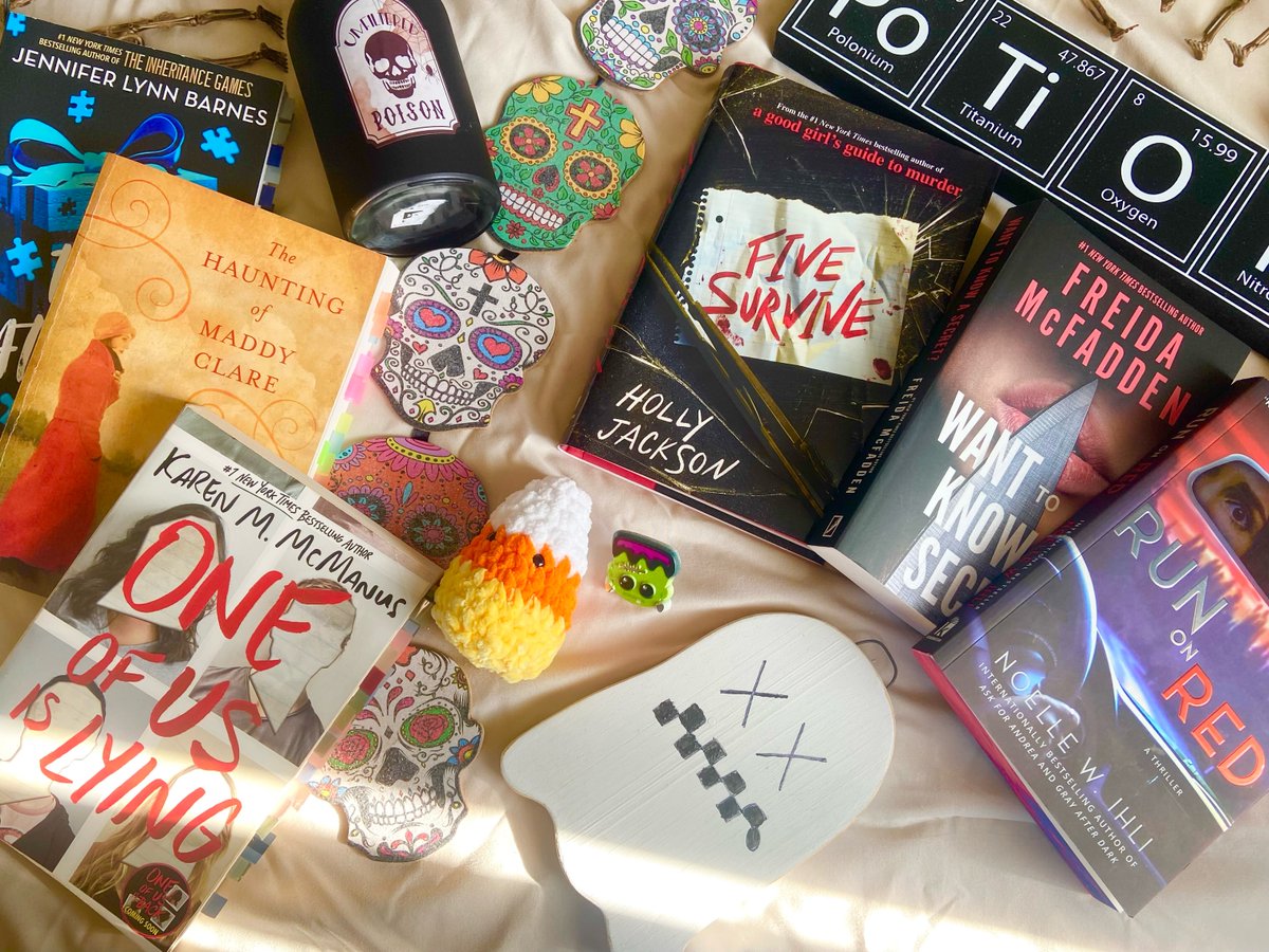 JanisAndreluy9's tweet photo. Thrillers to read in one sitting. It’s the perfect season for thrillers, mysteries, and horror. Here are some books I finished in a single day. Have you read any of them, or are they on your TBR? https://t.co/VyrMzO0POh
