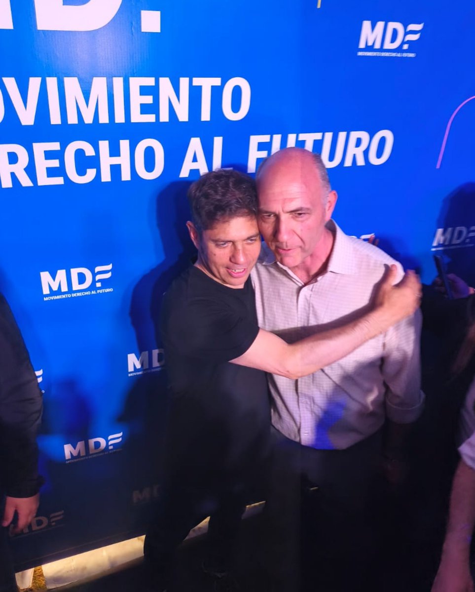 grcarmonac's tweet photo. Contamos con él.

@Kicillofok Presidente!

Más de 30 mil personas de todo el país participamos del Plenario Federal del Movimiento Derecho al Futuro.

Axel es un malvinero de siempre que cerró el acto reafirmando que "Las Malvinas fueron, son y serán argentinas". https://t.co/4Pkf9GcJUY