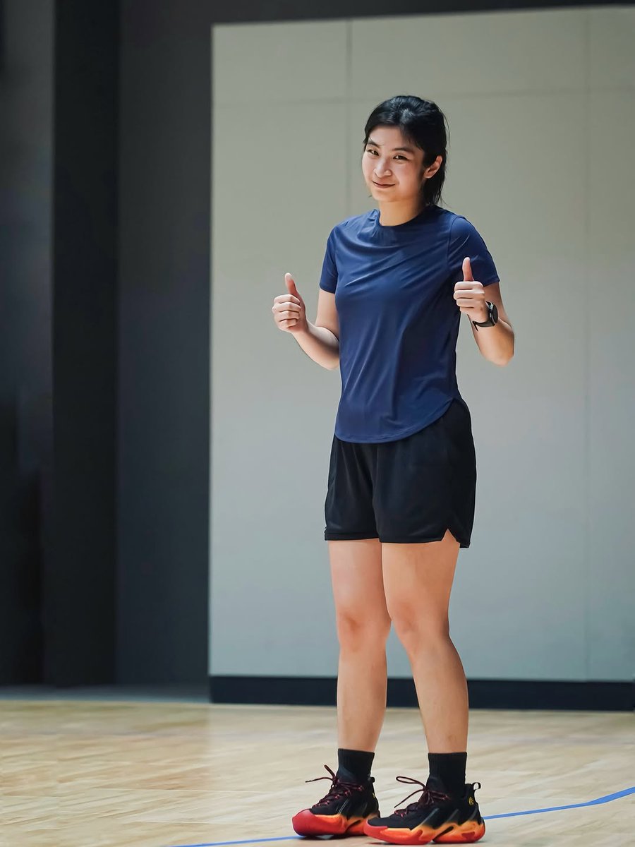 jacquelyncho22a's tweet photo. seneng deh bisa ajakin temen-temen main basket bareng. pengen ajakin lagi... komen yang mau ikutan ya! 🏀💬 https://t.co/eGRd8bZhu9