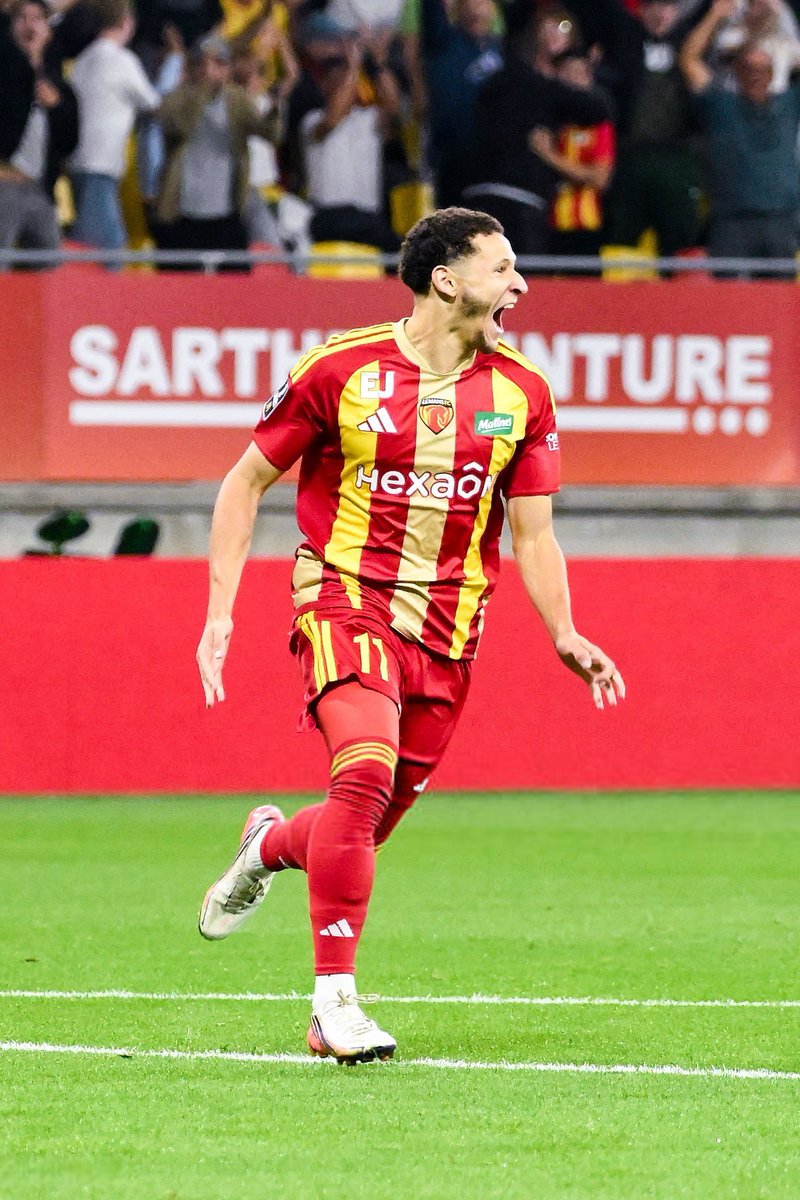 ActuFoot_'s tweet photo. 🚨🚨 PREMIÈRE VICTOIRE POUR LE MANS EN LIGUE 1 16 ANS APRÈS, 5978 JOURS APRÈS !!!!!! ❤️💛

VICTOIRE 2-1 FACE À LORIENT !!! ✅

6 points sur 15 pour le promu. 👏 https://t.co/n6GI3w7MfQ