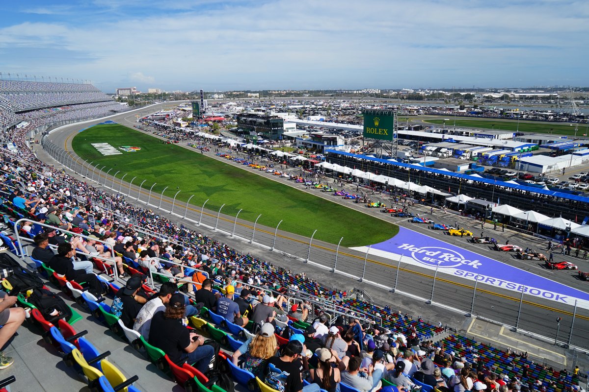 dailysportscar's tweet photo. 💬 Doonan: ‘Nearly 80’ Prospective Entries For 2027 Daytona 24H

➡️ https://t.co/ZapADd7Hvg

#IMSA https://t.co/orwg1ShGwA