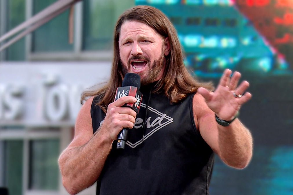 WrestleOps's tweet photo. AJ Styles’ podcast has ended after 7 months.

(@loosecartpod) https://t.co/SxUHQfH4LS