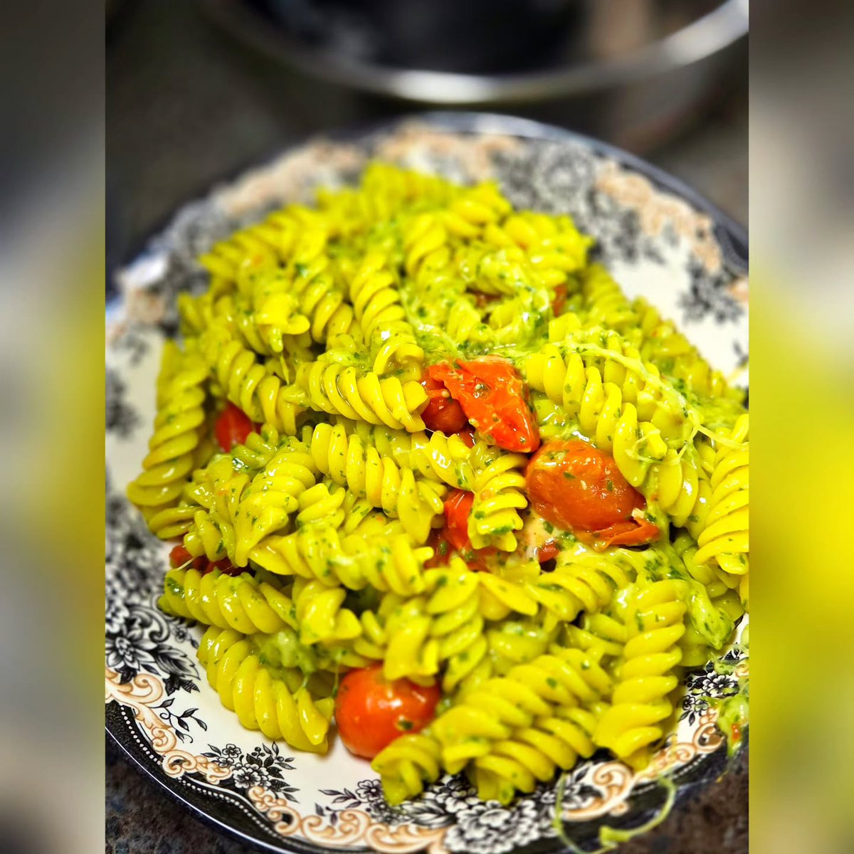 WilliamHelf0c's tweet photo. Homemade Pesto Pasta

I had salad leaves that were going off, so I made pesto with lemon juice, sea salt, and Parmesan. I tossed it with pasta and pan-fried cherry tomatoes. No recipe, just improvised—and it turned out absolutely gorgeous! Who https://t.co/5q9bYch0sI