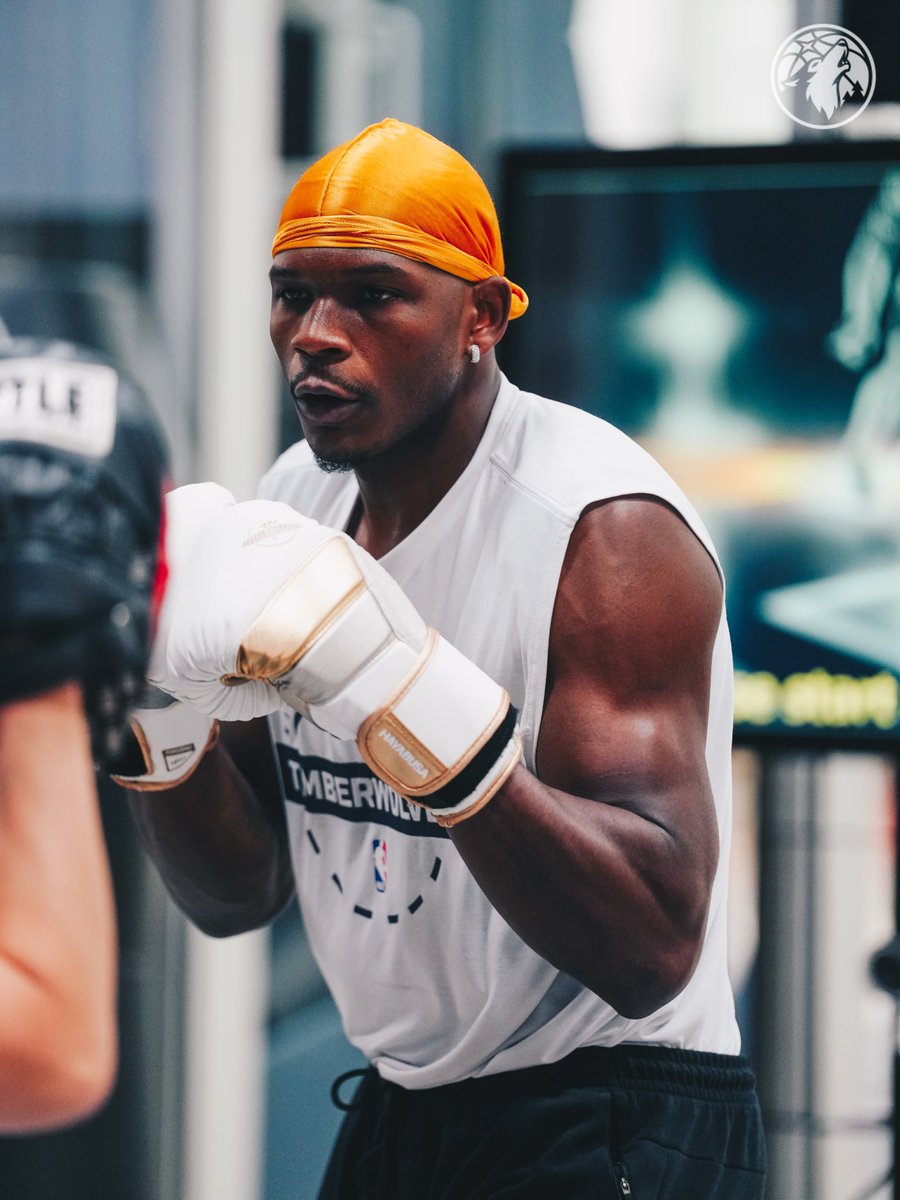 NBALatam's tweet photo. Párense de manos 🥊

Vía @Timberwolves https://t.co/FZsI4LJ0XB