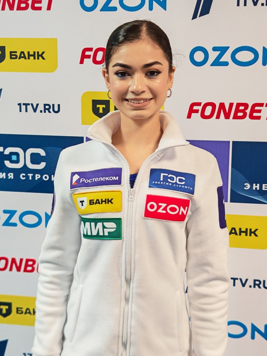 LOVATO_C_MARSA's tweet photo. МОИ БЕСЦЕННЫЕ ЗВЁЗДОЧКИ 💛🥹 https://t.co/8TWmus5Bp0