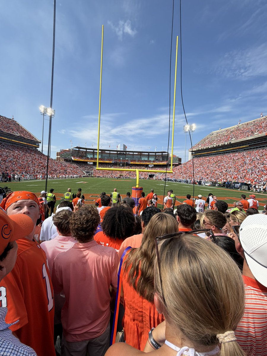 DennisCokeJeter's tweet photo. student section be allowing parents and unc fans in… 
#nuke https://t.co/6lQog9aVKw