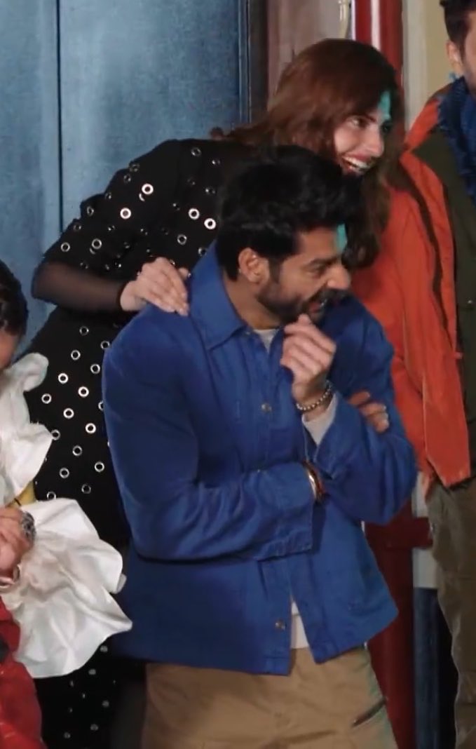bhataktasitara_'s tweet photo. Her hands on him , his hands on her &amp; both of them smiling, no personal space #karhana being clingy <3

#karanwahi #farrhanabhatt #KKK15 https://t.co/xiYwWnZ0G0