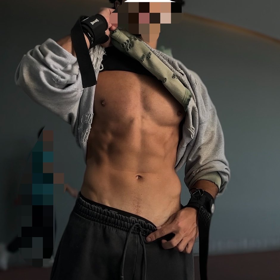 Gymabuser's tweet photo. Damn I love getting lean https://t.co/Qkp66wWxzH