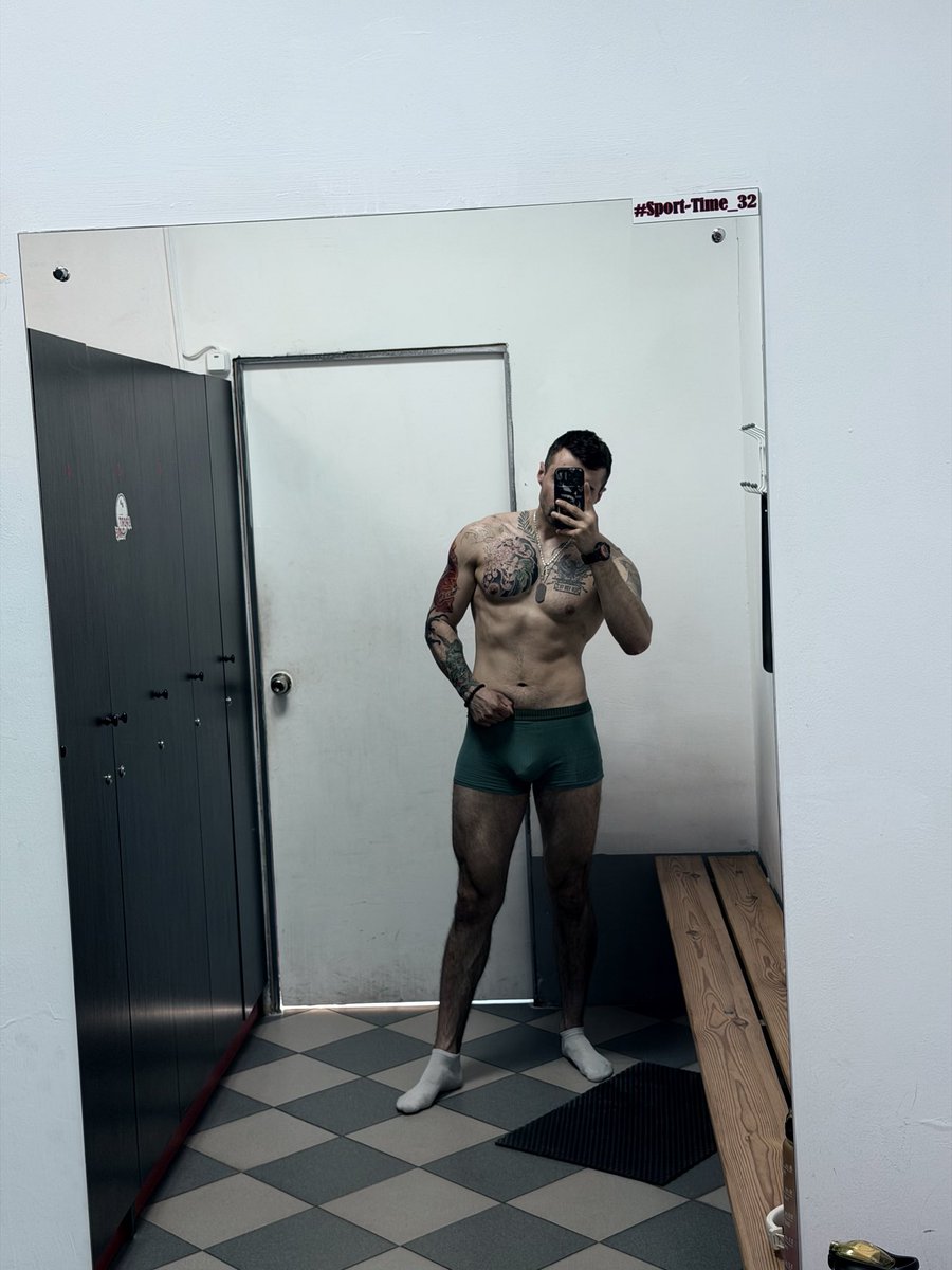 aladdingorilla's tweet photo. Продолжаем 🦍
Всем рад у себя 
https://t.co/xPtHvkLER8

#sport #fitness #body #bodybuilding #man #bulge #guy #straight #boy https://t.co/SAZcQrbe6P