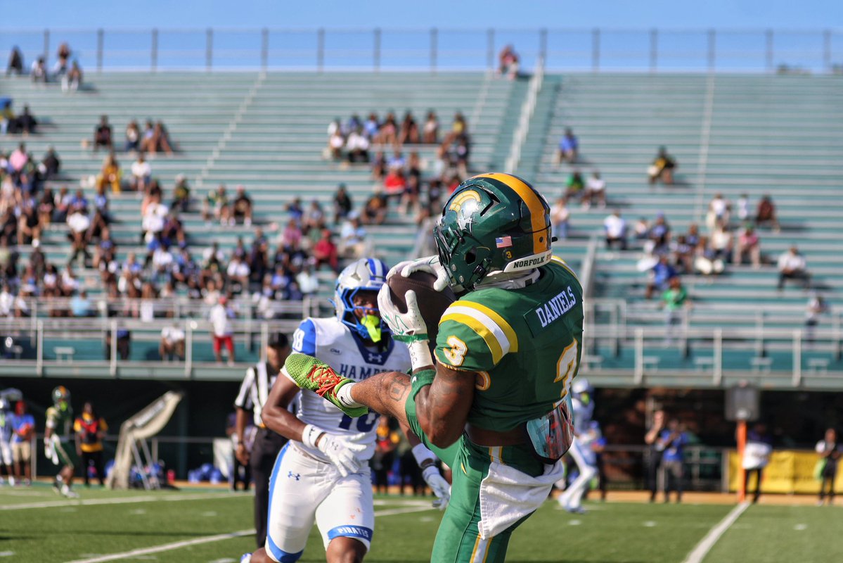 NorfolkStateFB's tweet photo. Spartans take the lead, 10-7, following a quarterback sneak from Deljay Bailey!

#BEHOLD🔰 https://t.co/pMsGQeMFj2