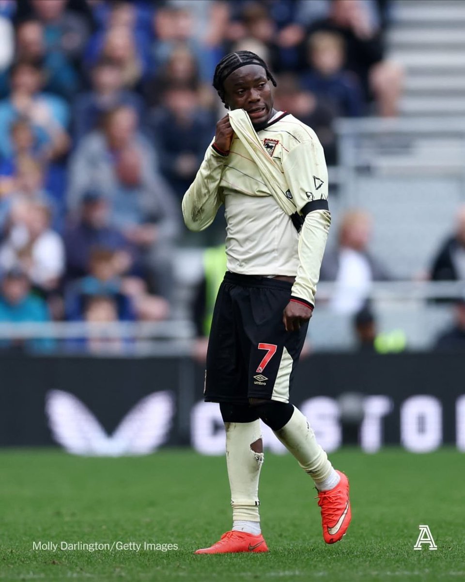 garyalsmith's tweet photo. 🇬🇭 Fatawu Issahaku at Everton in numbers: 

🟨 2 yellow cards
⏱️ 67’ sent off
🎭 2nd yellow: simulation

👤 Third player in the last 6 PL seasons to be sent off for a second yellow for simulation, he joins Yves Bissouma and Jacob Ramsey on the list. https://t.co/Wnr4B9sR86