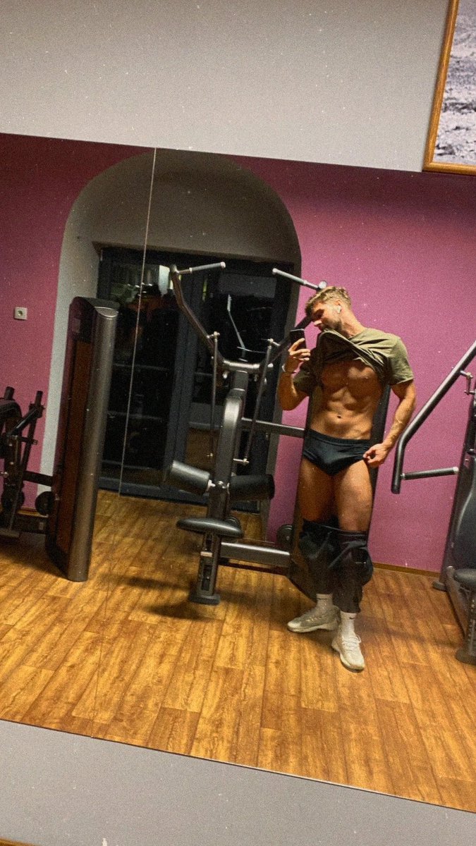 adancastii's tweet photo. 500+ followers damn... I should be more active on X https://t.co/TvCw2sfYo1
